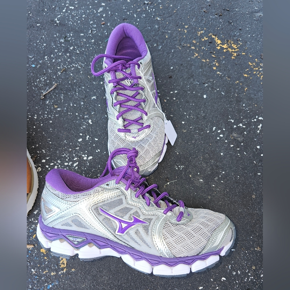 Mizuno Tennis Shoes
